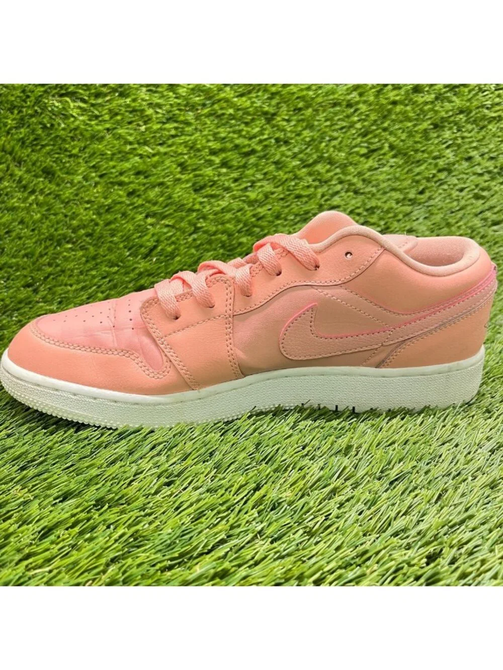 Nike Air Jordan 1 Low Bleached Coral Pink Girls Size 7Y Athletic Shoes Sneakers